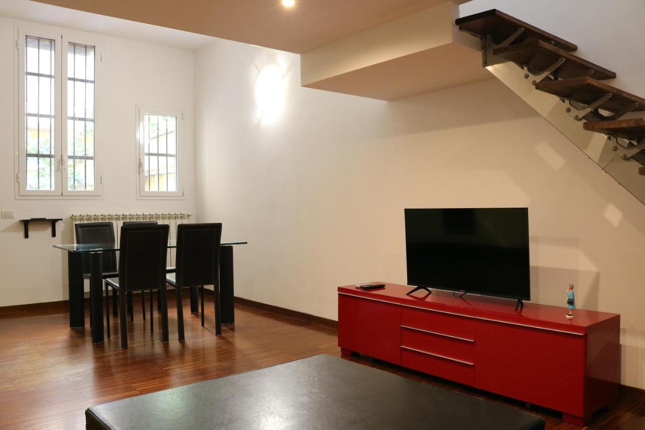 Cozy & Large Loft Famagosta Apartment มิลาน ภายนอก รูปภาพ