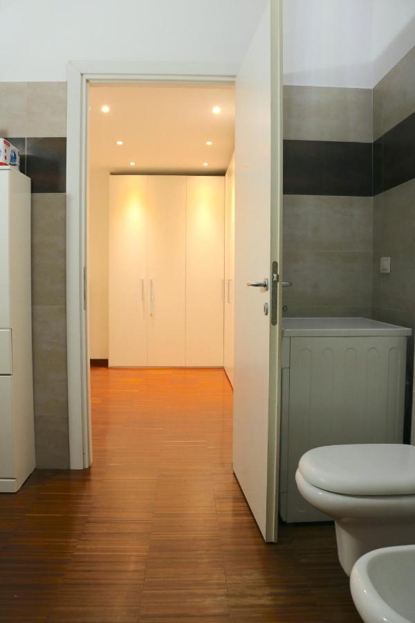 Cozy & Large Loft Famagosta Apartment มิลาน ภายนอก รูปภาพ
