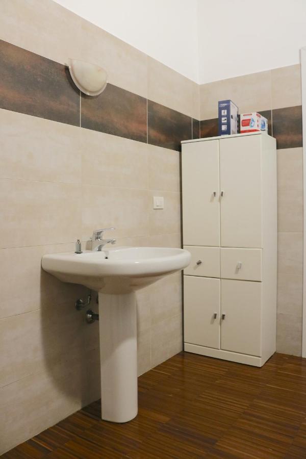 Cozy & Large Loft Famagosta Apartment มิลาน ภายนอก รูปภาพ